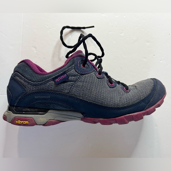 Ahnu by Teva Women’s Waterproof Hiking Shoes | Approx. Size 9-9.5 | Vibram Sole - Picture 11 of 14